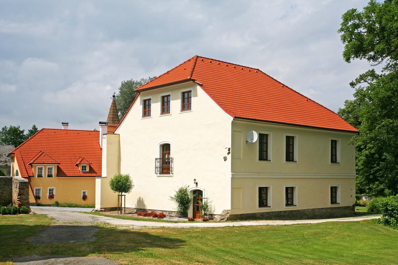 Hotel Zámek Jindřichovice Kolinec Exterior foto